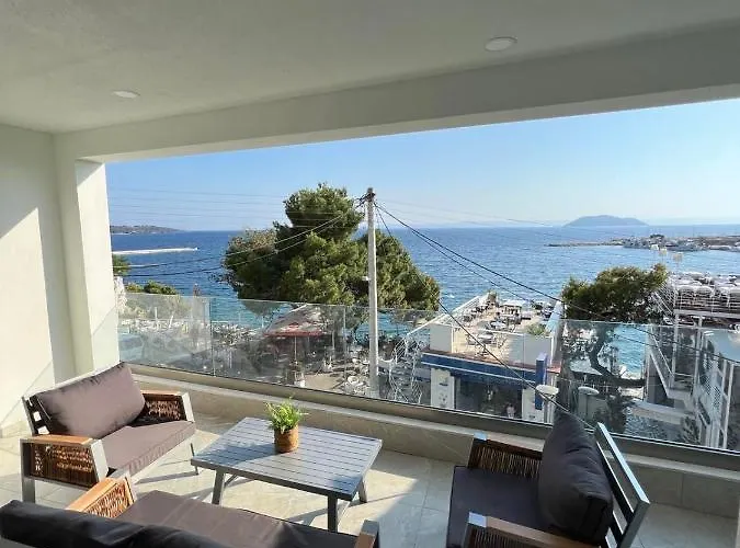 Wide Blue Luxury Boutique Aparthotel 4*