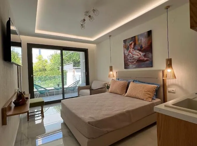 Wide Blue Luxury Boutique Aparthotel 4*