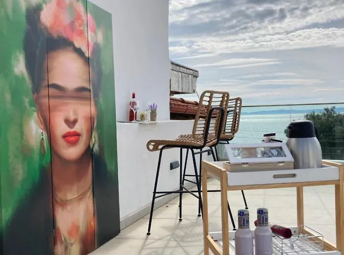 Wide Blue Luxury Boutique Aparthotel 4*