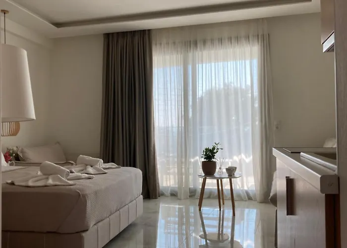Wide Blue Luxury Boutique Aparthotel
