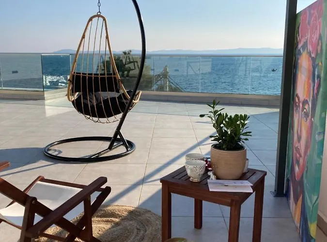 Wide Blue Luxury Boutique Néos Marmarás