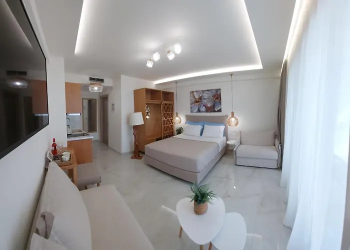 Wide Blue Luxury Boutique 4* Néos Marmarás