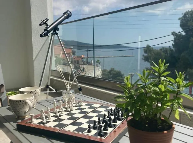 Wide Blue Luxury Boutique Néos Marmarás